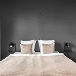 Western Royal Hotel 4*