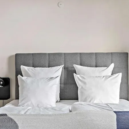 Western Royal Hotel 4*
