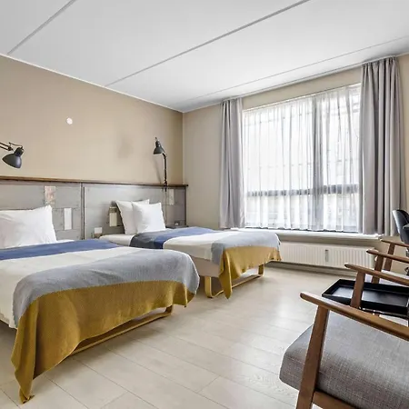 Western Royal Hotel 4*